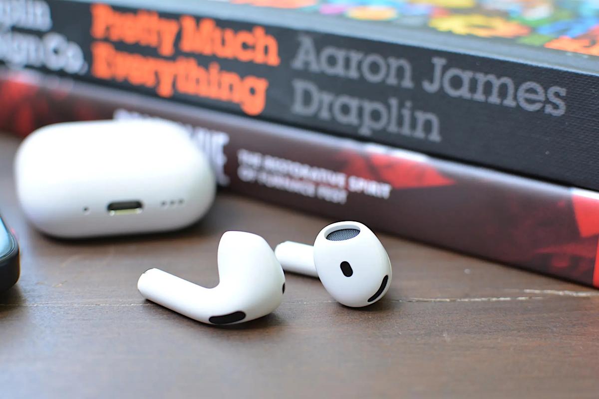 Los AirPods 4 todavía están a la venta a un precio bajo casi récord