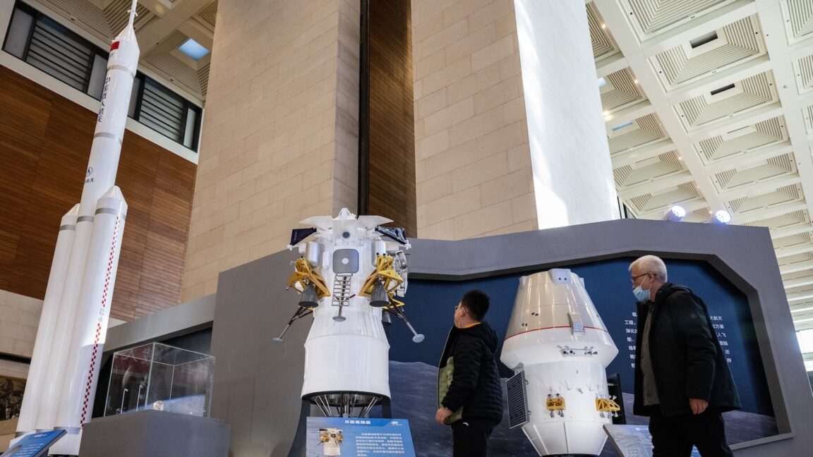 Informe de cohetes: SpaceX para hacer su propio propulsor; La plataforma de lanzamiento más grande de China