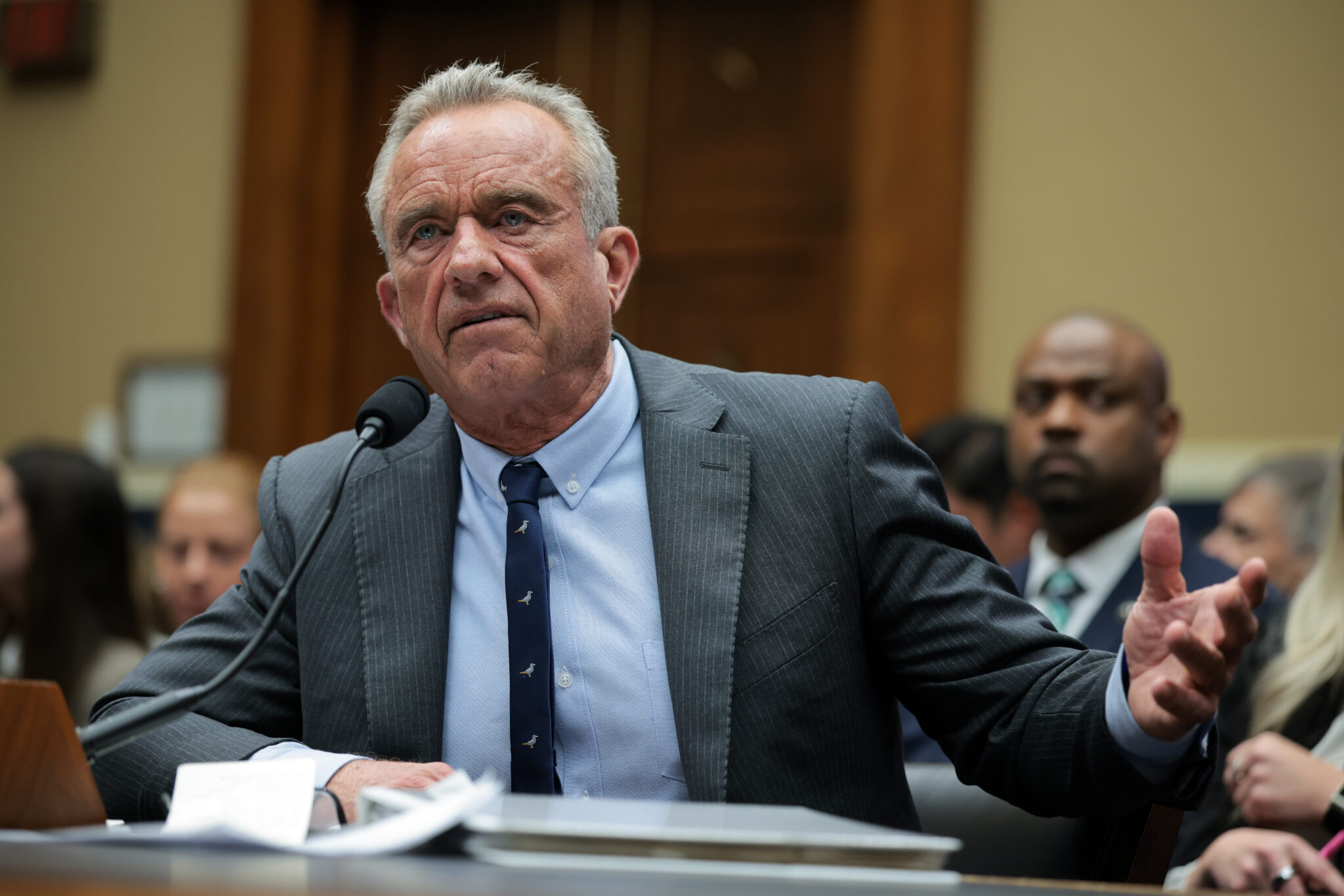 RFK Jr. puede estar a punto de demoler el panel de salud preventiva, los grupos de salud temen