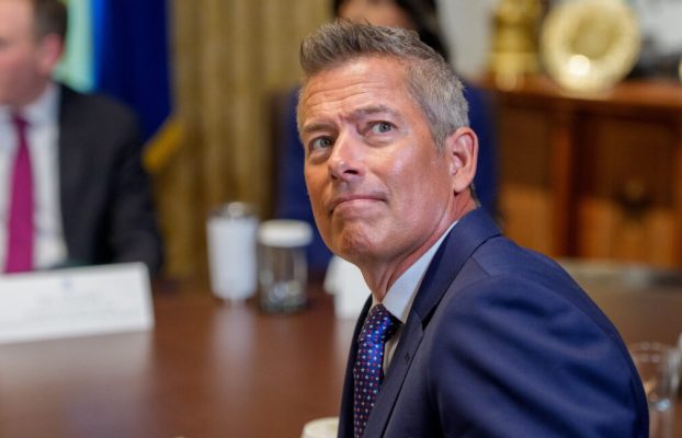 He aquí por qué Trump nombró al Secretario de Transporte para liderar la NASA