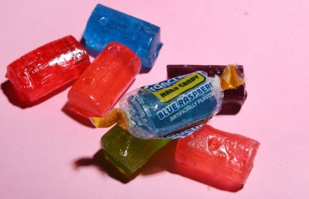 Por qué los jolly ranchers están prohibidos en el Reino Unido, pero no en los Estados Unidos