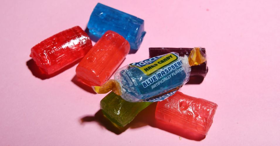 Por qué los jolly ranchers están prohibidos en el Reino Unido, pero no en los Estados Unidos