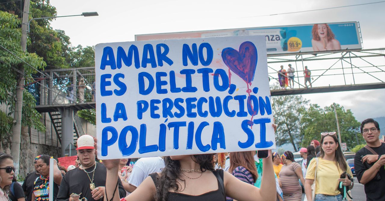 La promesa y el peligro de la seguridad digital en la era de la dictadura
