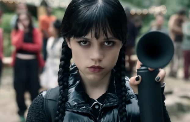 Abundan las visiones oscuras y los monstruos en el miércoles S2 Trailer