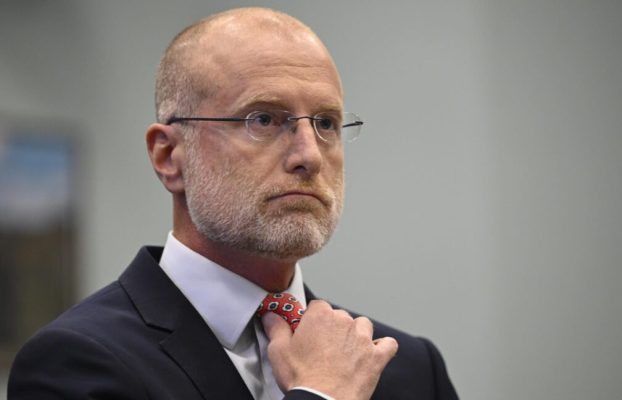 La silla de la FCC decide que los reclusos y sus familias deben seguir pagando altos precios del teléfono