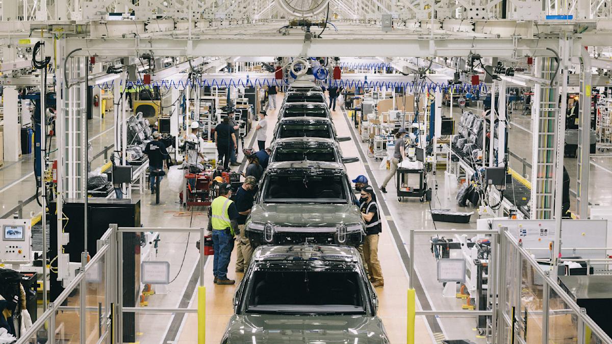 El «proyecto de ley grande y hermoso» de Trump es malo para los vehículos eléctricos estadounidenses, pero podría haber sido peor