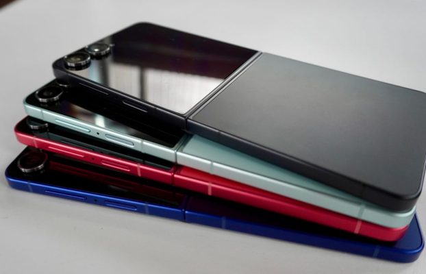 Debe dejar de poner su teléfono boca arriba sobre la mesa, aquí está por qué