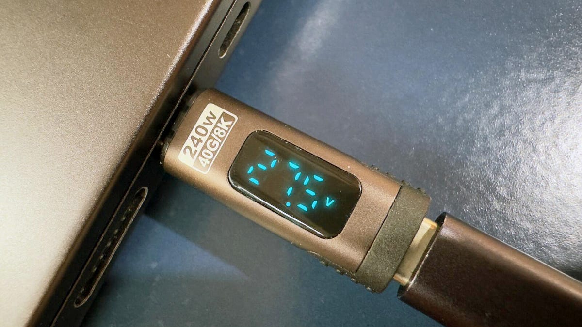 Mi accesorio USB-C favorito solo mejoró con un medidor de energía incorporado, y solo cuesta $ 20